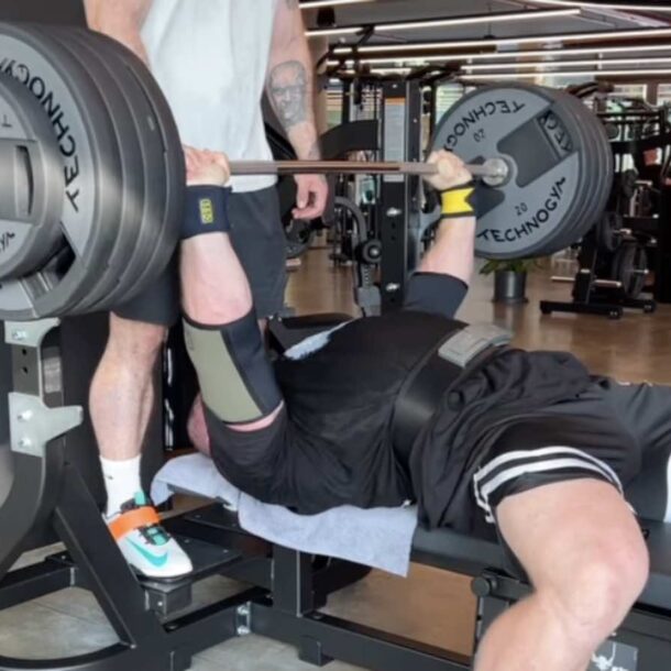 pavlo-nakonechnyy-bench-presses-200-kilograms-(440.9-pounds)-for-7-reps-in-shaw-classic-prep-–-breaking-muscle