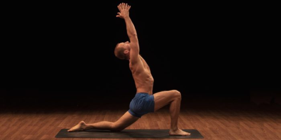 how-to-do-anjaneyasana-(crescent-lunge)