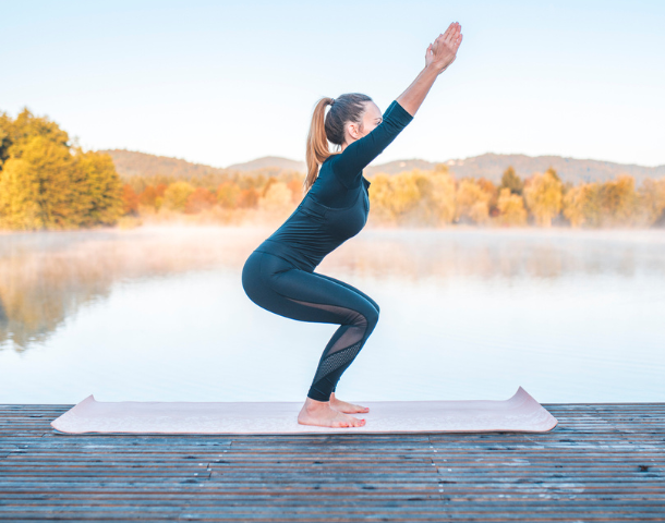 how-to-do-chair-pose-(utkatasana)