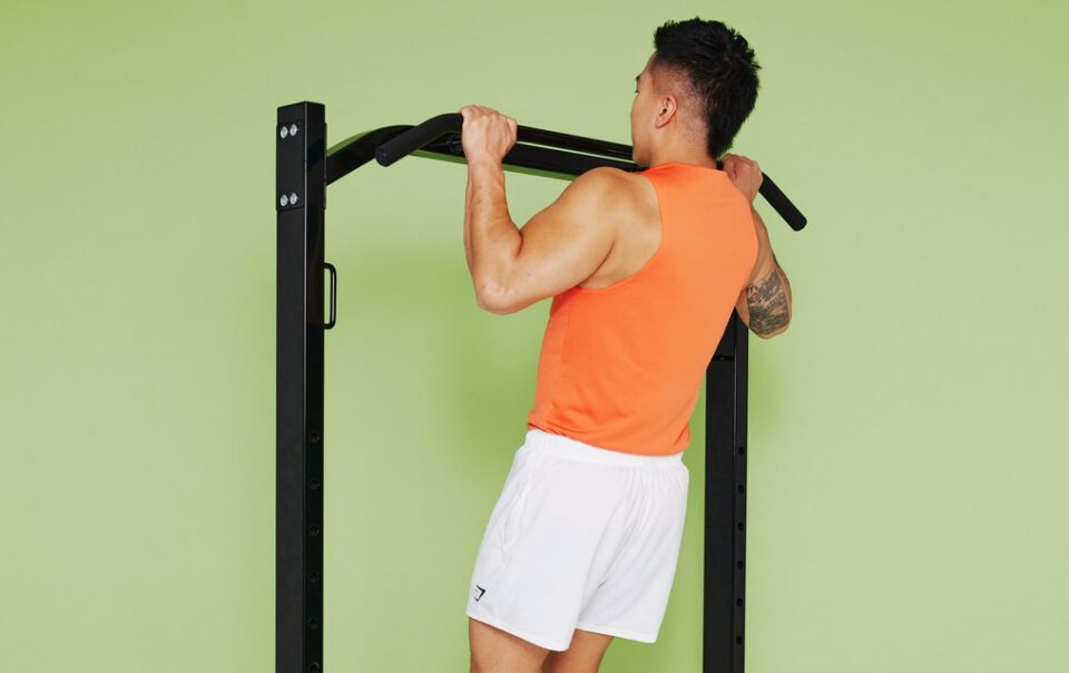 your-step-by-step-guide-to-nailing-your-first-pull-up